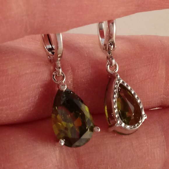 18K White Gold Filled Peridot Olive Green Pear Diamond Zircon Dangle Earrings - Picture 5 of 7